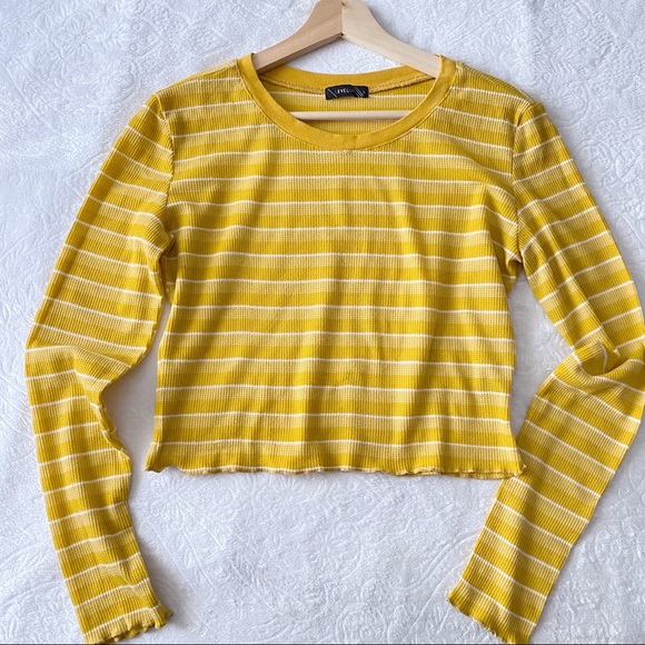 Lettuce Hem Stripe Lightweight Cropped Waf… - Picture 2 of 9